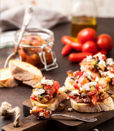 Briám Bruschetta mit Feta