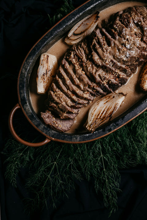 Griechischer Rinderbraten mit Zwiebeln
